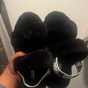 Girl’s Black Ugg Slides